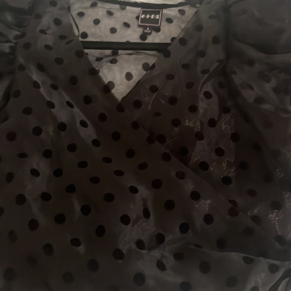 Black top - Picture 2 of 4